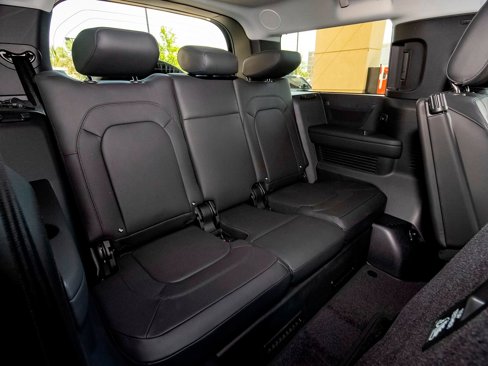 New 2025 Land Rover Defender 130 X-Dynamic SE image 49