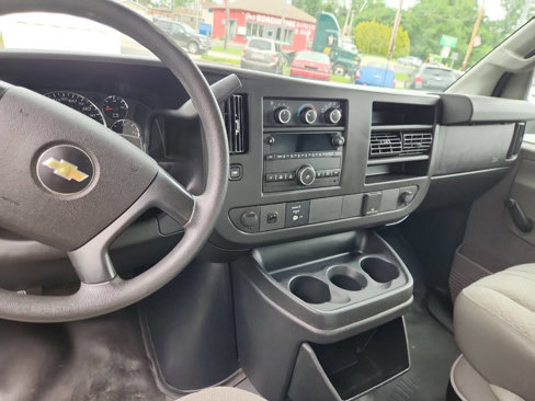 Used 2016 Chevrolet Express 3500 Extended image 8
