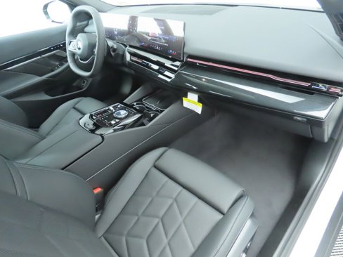 Used 2025 BMW 530i image 19