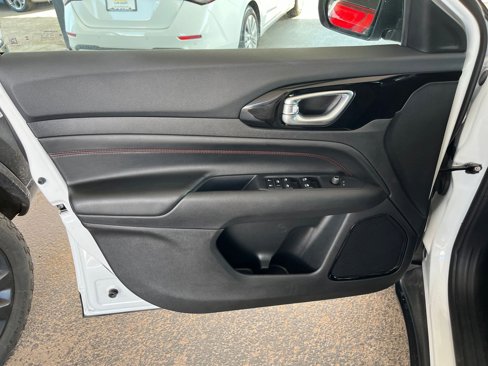 Used 2025 Jeep Compass Trailhawk image 20