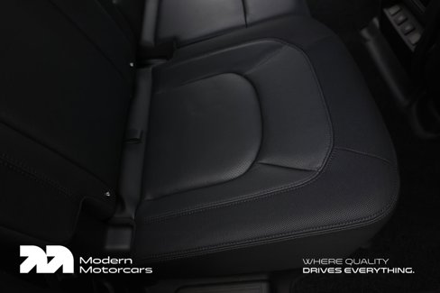 Used 2024 Land Rover Defender 110 X-Dynamic SE image 27