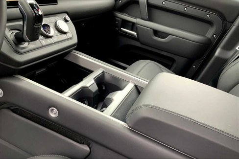 New 2025 Land Rover Defender 130 V8 image 10