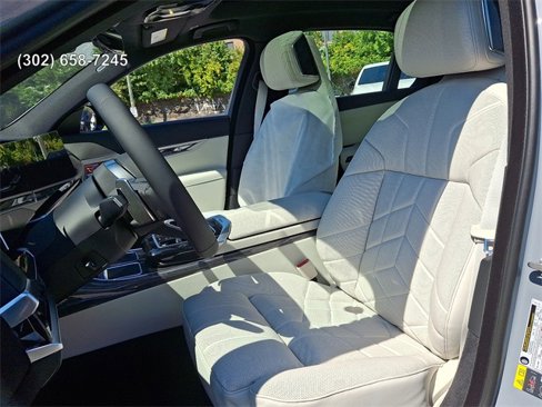 New 2026 BMW 750e xDrive w/ Executive Package image 11