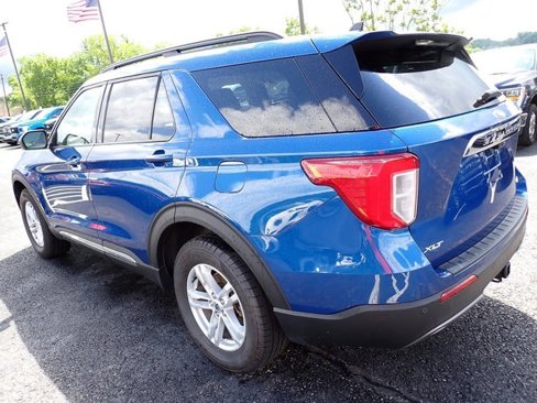 Certified 2022 Ford Explorer XLT w/ Equipment Group 202A image 5
