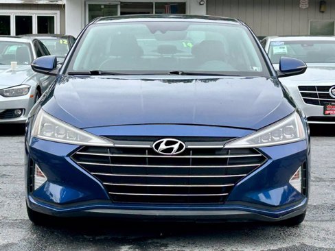 Used 2020 Hyundai Elantra Limited image 3