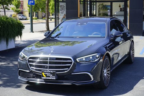 Used 2021 Mercedes-Benz S 580 4MATIC Sedan image 3