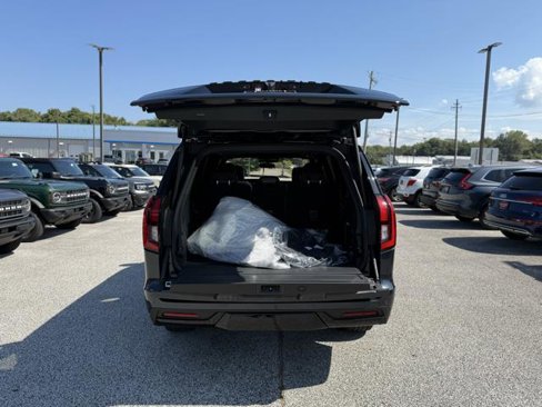 New 2025 Ford Expedition Platinum image 5