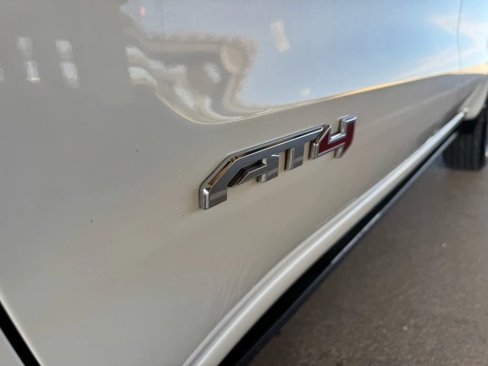 Used 2023 GMC Sierra 1500 AT4 w/ Technology Package image 12
