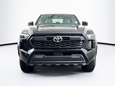 Used 2025 Toyota Tacoma TRD Off-Road image 2