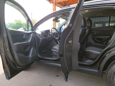 Used 2022 Chevrolet Trax LT w/ Driver Confidence Package image 7