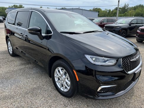 New 2026 Chrysler Pacifica Select image 7