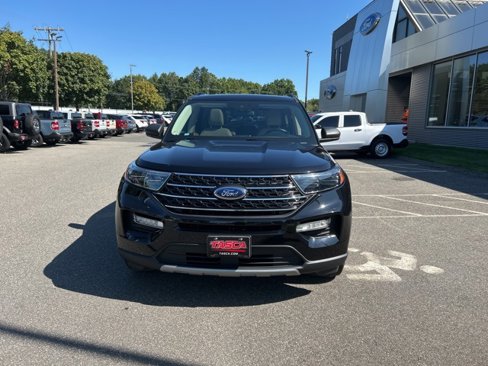 Used 2022 Ford Explorer XLT w/ Equipment Group 202A image 2
