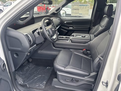 New 2025 Ford Expedition Max Platinum image 8