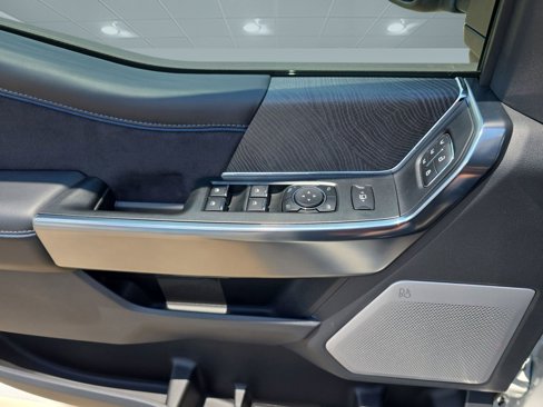 New 2025 Ford F350 Platinum w/ FX4 Off-Road Package image 9
