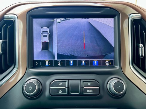 Used 2022 Chevrolet Silverado 1500 High Country w/ Technology Package image 21