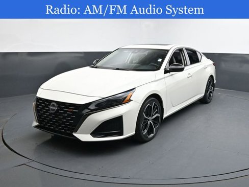 Used 2023 Nissan Altima 2.5 SR image 4