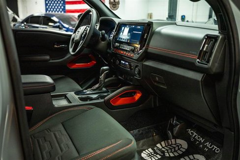 Used 2025 Nissan Frontier PRO-4X image 13