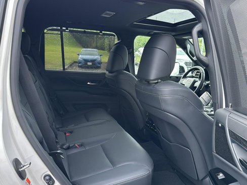 New 2025 Lexus LX 600 4WD w/ Luxury Package image 11