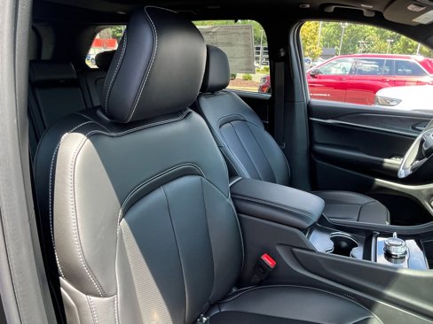 New 2025 Jeep Grand Cherokee Limited image 22