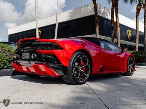 Used 2021 Lamborghini Huracan EVO image 9