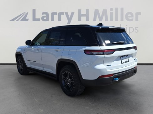 New 2025 Jeep Grand Cherokee Trailhawk w/ Luxury Tech Group III image 3