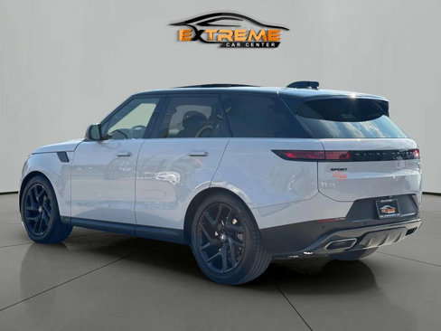 Used 2023 Land Rover Range Rover Sport SE image 4