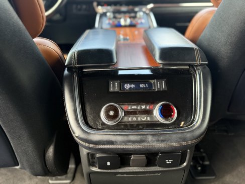 Used 2019 Lincoln Navigator Reserve image 23