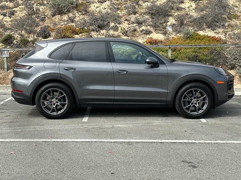 Used 2024 Porsche Cayenne image 8