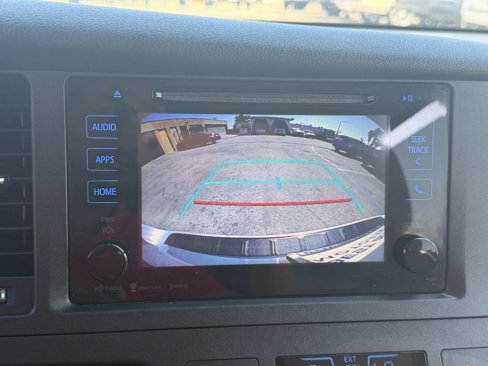 Used 2016 Toyota Sienna LE image 21