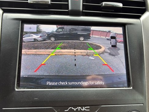 Used 2020 Ford Fusion SE image 11