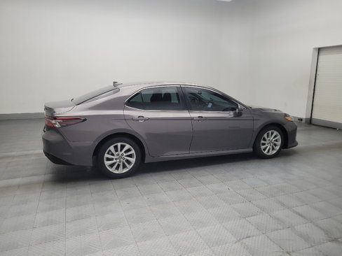 Used 2021 Toyota Camry LE image 10