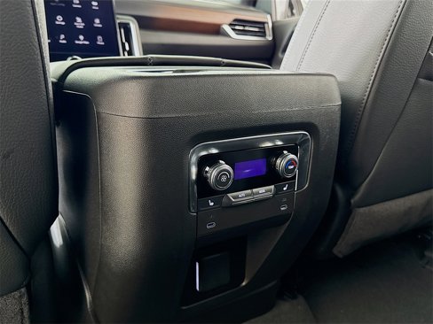 Used 2025 GMC Yukon XL Denali image 23
