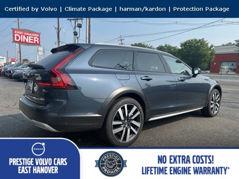 Used 2025 Volvo V90 B6 Cross Country Plus w/ Climate Package image 7