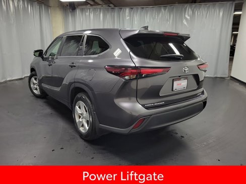 Used 2024 Toyota Highlander LE image 6