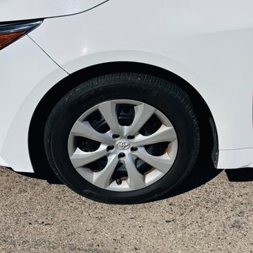 Used 2022 Toyota Corolla LE image 13