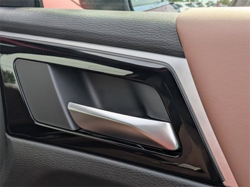 New 2025 Mitsubishi Outlander SEL image 34