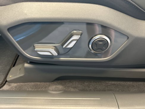New 2026 Kia EV9 Wind image 26