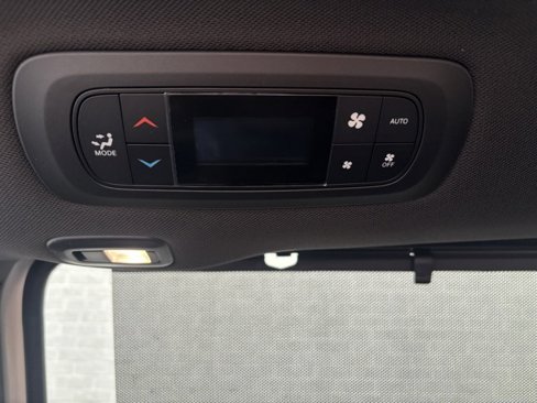 New 2026 Chrysler Pacifica Select image 26