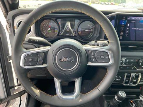 Used 2024 Jeep Wrangler Unlimited Sahara image 15
