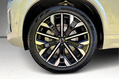 Certified 2025 Volvo XC90 B6 Plus w/ Protection Package Premier image 28
