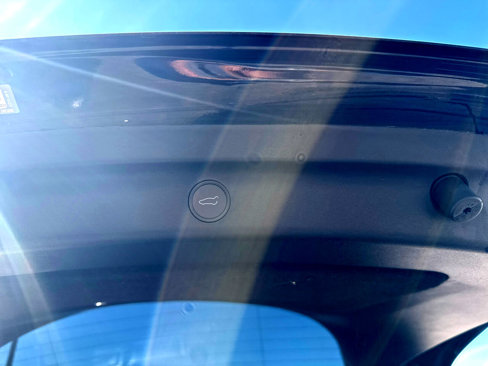 Used 2021 Tesla Model Y Long Range image 10