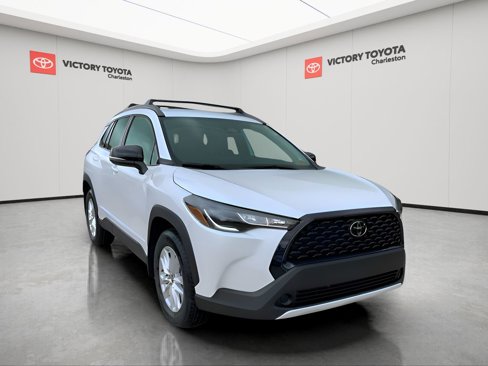 New 2025 Toyota Corolla Cross LE image 2