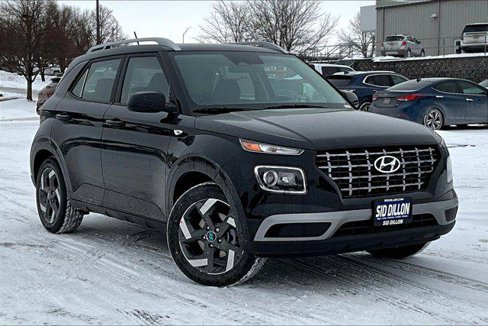New 2025 Hyundai Venue SEL image 2