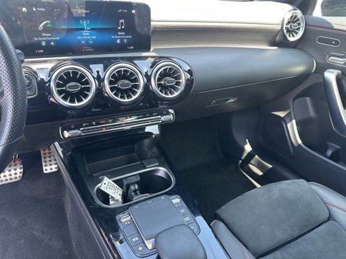 Used 2023 Mercedes-Benz CLA 250 image 12