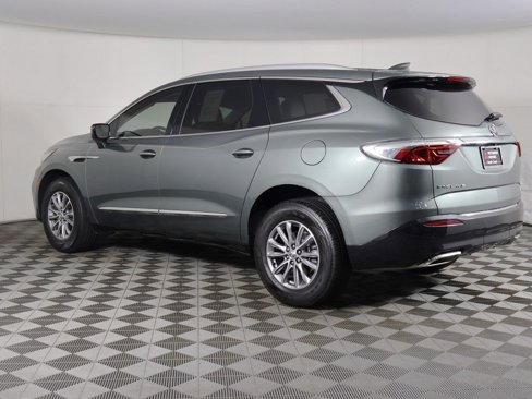 Used 2023 Buick Enclave Essence image 9
