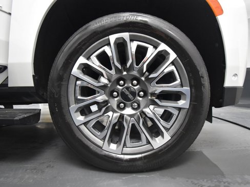 Used 2023 GMC Yukon Denali Ultimate image 16