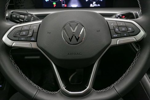New 2025 Volkswagen Tiguan SE image 22