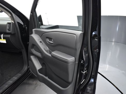 New 2026 Nissan Frontier S image 7