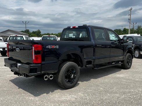 New 2025 Ford F250 4x4 Crew Cab Super Duty image 3