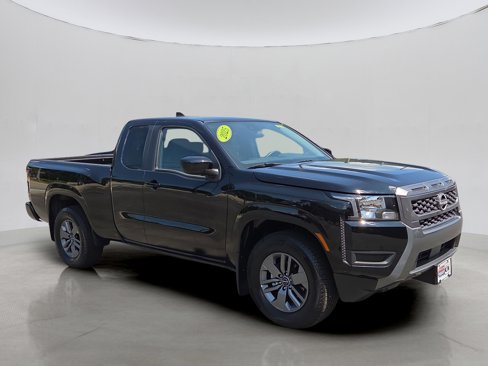 Used 2025 Nissan Frontier SV image 22